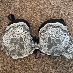 Victoria’s Secret dream Angels Demi bra